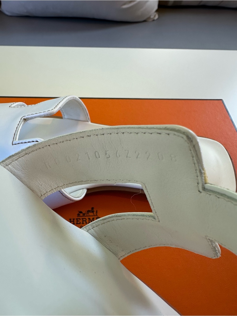 Hermes White Oran Sandals Size 35 - Picture 6 of 14